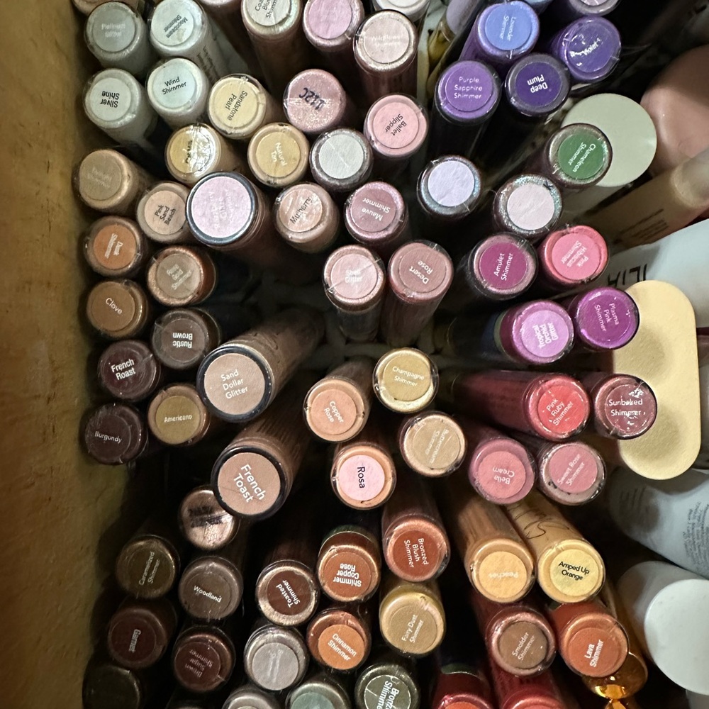 SeneGence Shadowsense LOT *88 pieces!! Many collector/discontinued HTF colors